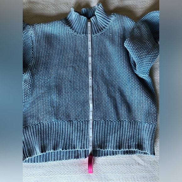 Kendall and Kylie Cropped Sweater in Distressed Blue - Size Small - Picture 7 of 11